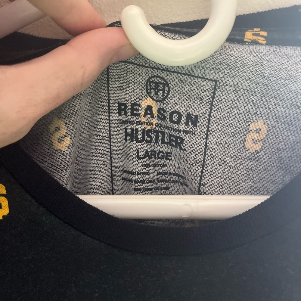 rEASON NEW WITH TAGS-PRESENT FROM MY EX AND DONT WANT TO SEE IT ANYMORE LOL.